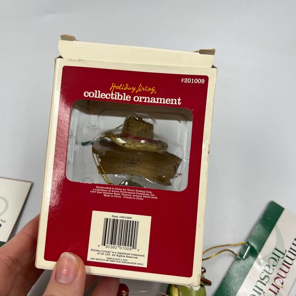 Fishing Christmas Tree Ornaments Sportsman Hunter "Born To Fish" 3 Piece Lot NEW - Picture 6 of 7